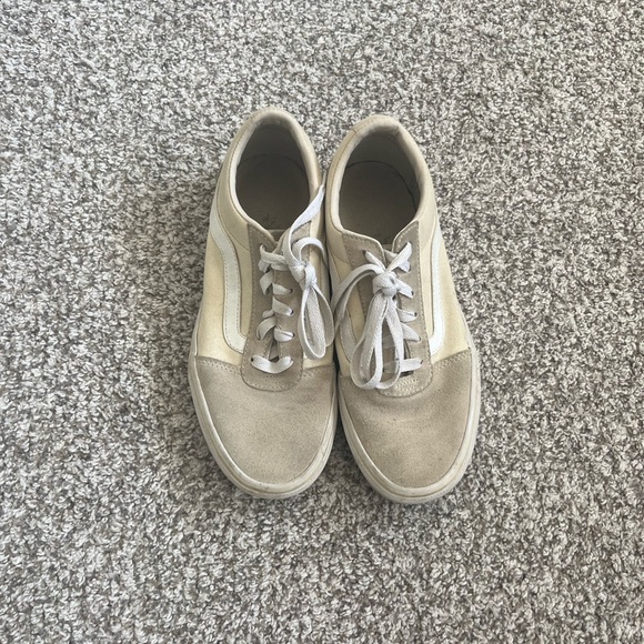 Women’s shoes - Picture 1 of 4